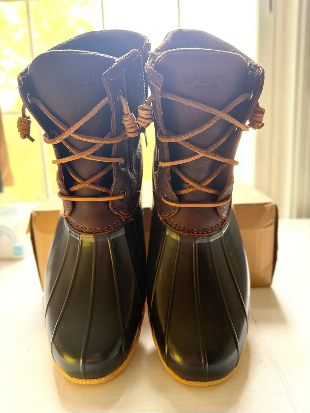 Sperry Woman’s NWOB Saltwater Duck Boot in Tan/Dark Brown Size 12